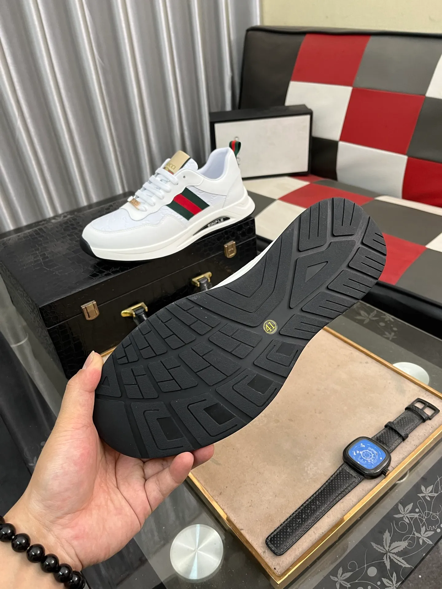 Men's shoes💰420⌚️⌚️[GUCCI] Gucci men's casual shoes are absolutely popular🔥The ultimate matching item for trendy men! The charm of super texture is unstoppable. This is the main recommendation. The upper is made of high-quality cowhide, with pig lining feet and wear-resistant rubber sole. It is noble and elegant! Extremely comfortable🎁🎁You can be as handsome as you want💪 Size 38-44! 2️⃣colors available